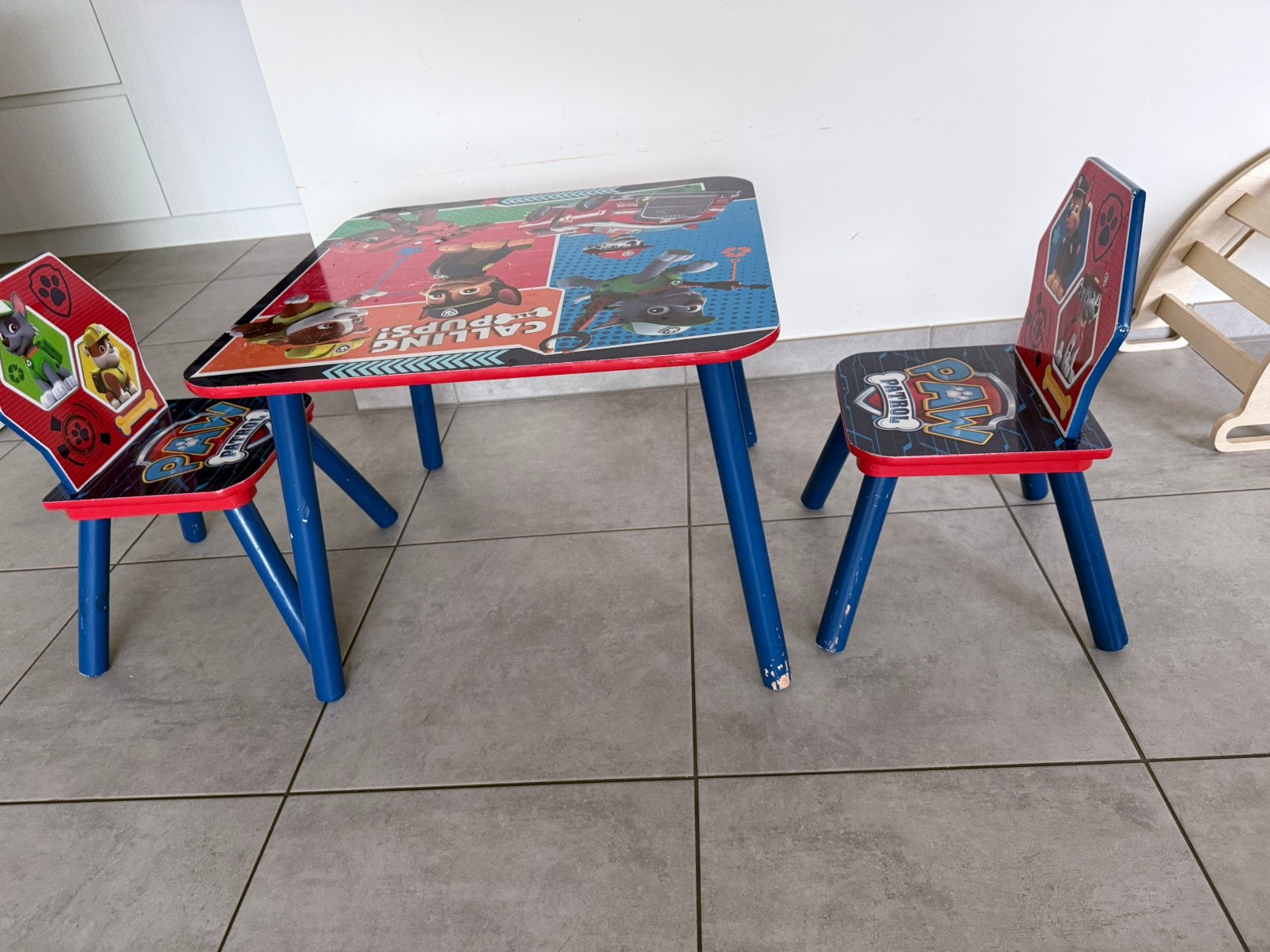 Kindertafel met stoelen, Kinderen en Baby's, Ophalen, Gebruikt, Tafel(s) en Stoel(en)