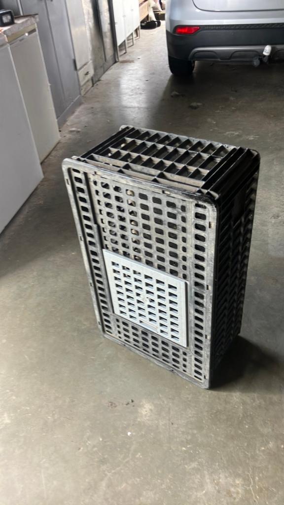 Dieren transport kooi 78x49x29 zeer stevig, Dieren en Toebehoren, Vogels | Hokken en Kooien, Ophalen of Verzenden, Zo goed als nieuw
