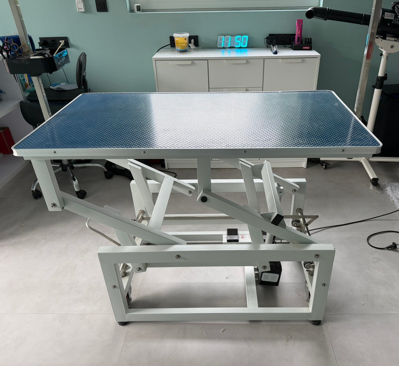 Elecktrische trimtafel, Ophalen, Zo goed als nieuw, Trimtafel