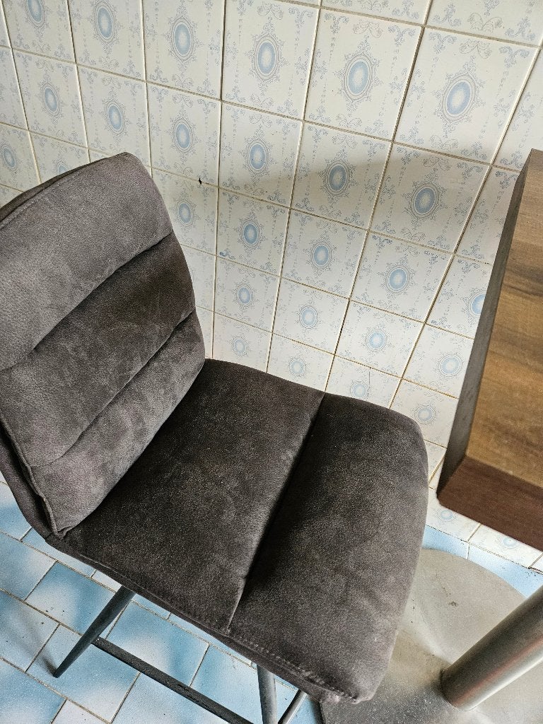 Hoge tafel en dito stoelen, Huis en Inrichting, Ophalen, Gebruikt, Inclusief barstoelen