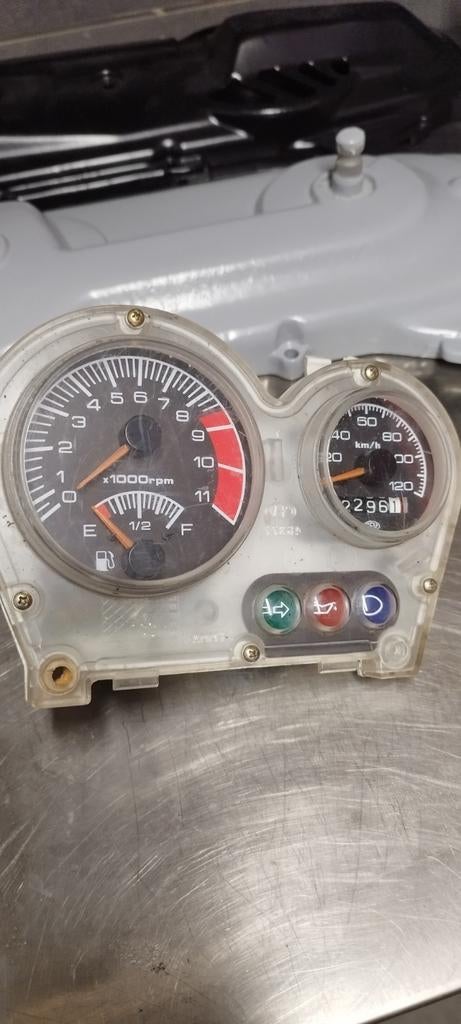 MBK Nitro Yamaha Aerox 100cc snelheidsmeter
Zeer goede condi, Fietsen en Brommers, Ophalen of Verzenden, Yamaha