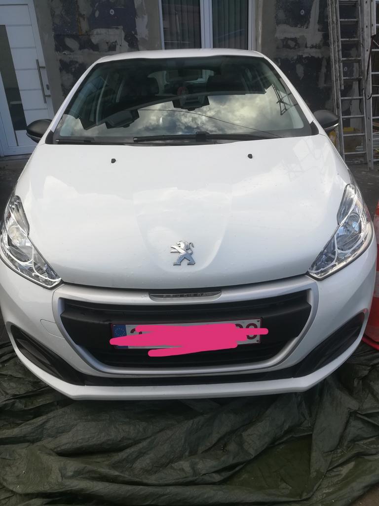 Peugeot 208  1.2 essence 12/2015 107000km, Autos, Achat, Boîte manuelle, Particulier, Essence