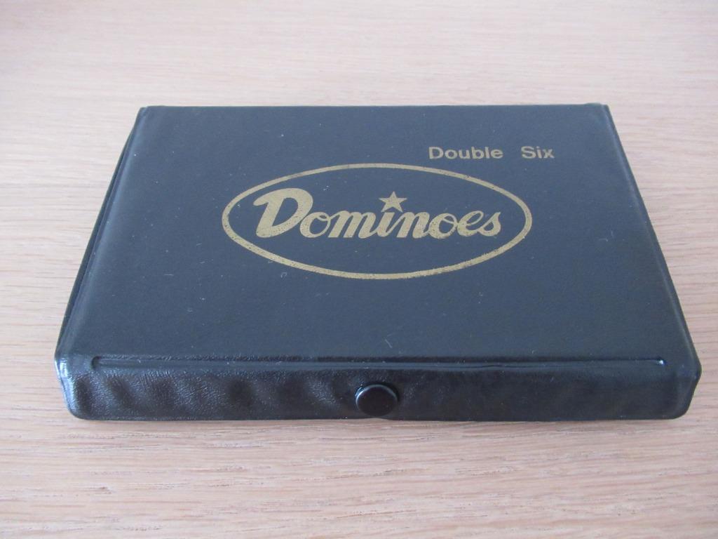 dominospel-DOMINOES-Double Six-bakeliet-in étui-1990-VINTAGE, Hobby & Loisirs créatifs, Jeux de société | Autre, Enlèvement ou Envoi