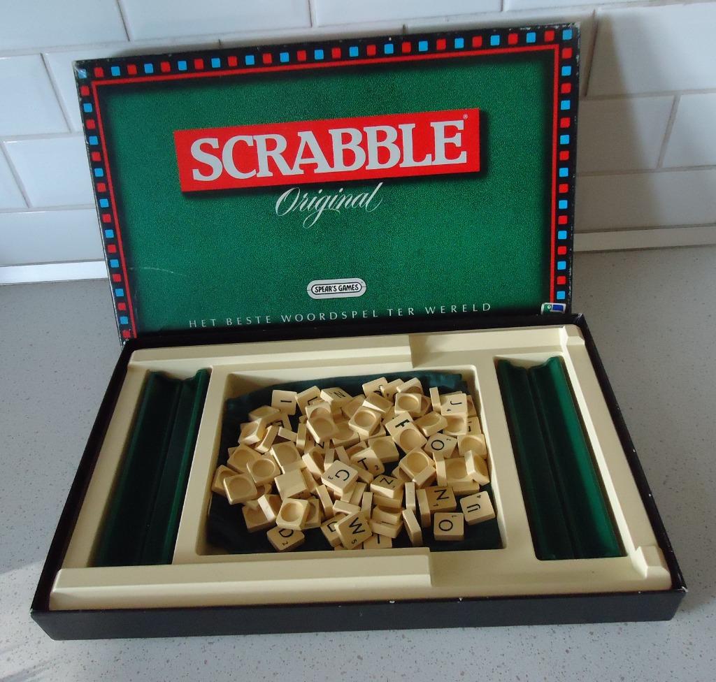 Scrabble Original van Spears Games in prima staat., Hobby en Vrije tijd, Gezelschapsspellen | Bordspellen, Een of twee spelers