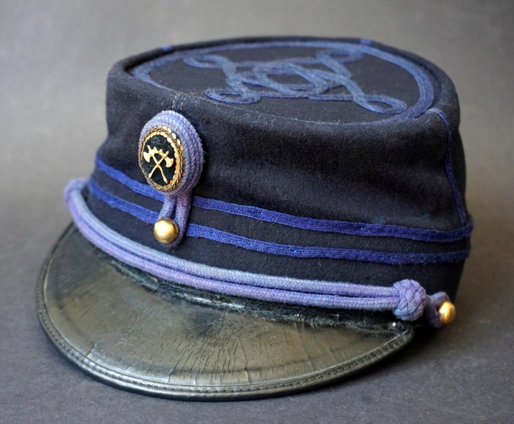 RECHERCHE des Shakos et Kepies des sapeurs-pompiers Belge, Collections, Enlèvement ou Envoi, Autres, Casque ou Béret