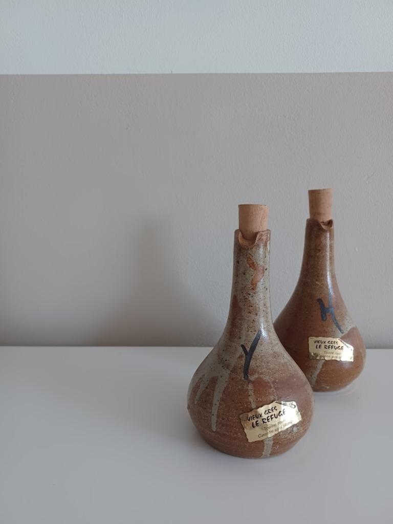 Set van twee vintage olie- en azijnkruikjes, handgemaakt., Enlèvement ou Envoi, Poterie, Comme neuf, Balance ou Balances