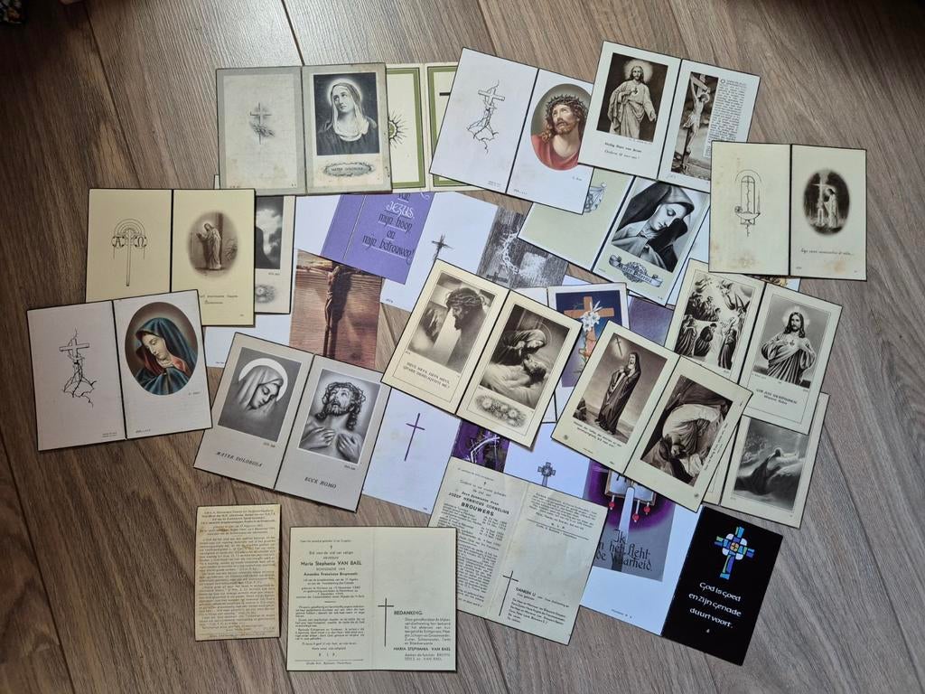 Bidprentjes v. d. jaren '40, '50 en '60 in (zeer)goede staat, Verzamelen, Bidprentjes en Rouwkaarten, Ophalen of Verzenden