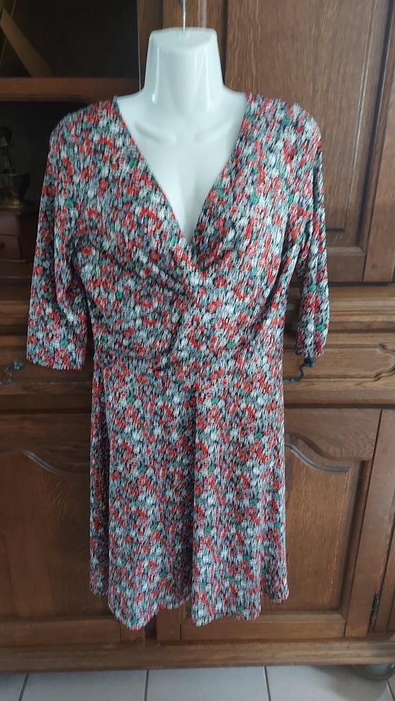 robe taille 40, Enlèvement ou Envoi, Comme neuf