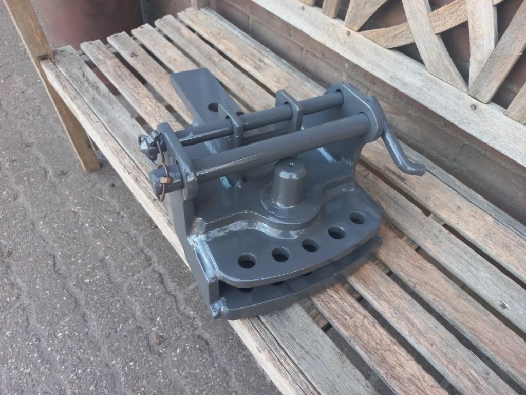 Fendt 300 en 500 600 serie ondertrekhaken latten zwaaihaken, Ophalen