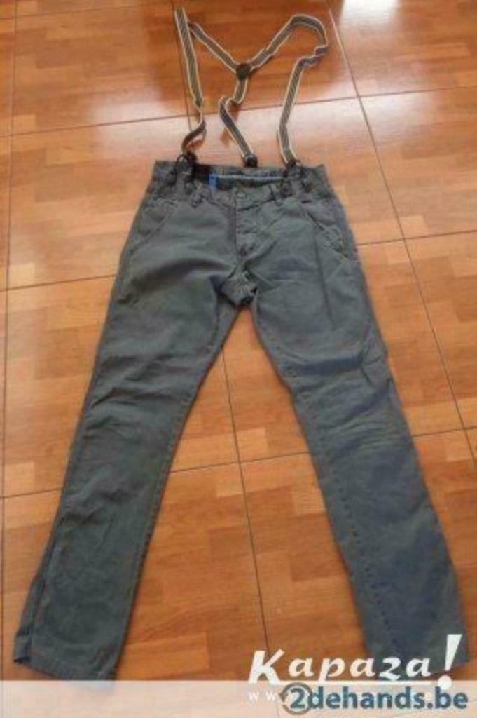 Pantalon à bretelles 30/32 + 2 t-shirts + pull, Enlèvement ou Envoi, Comme neuf, Autres tailles, Gris