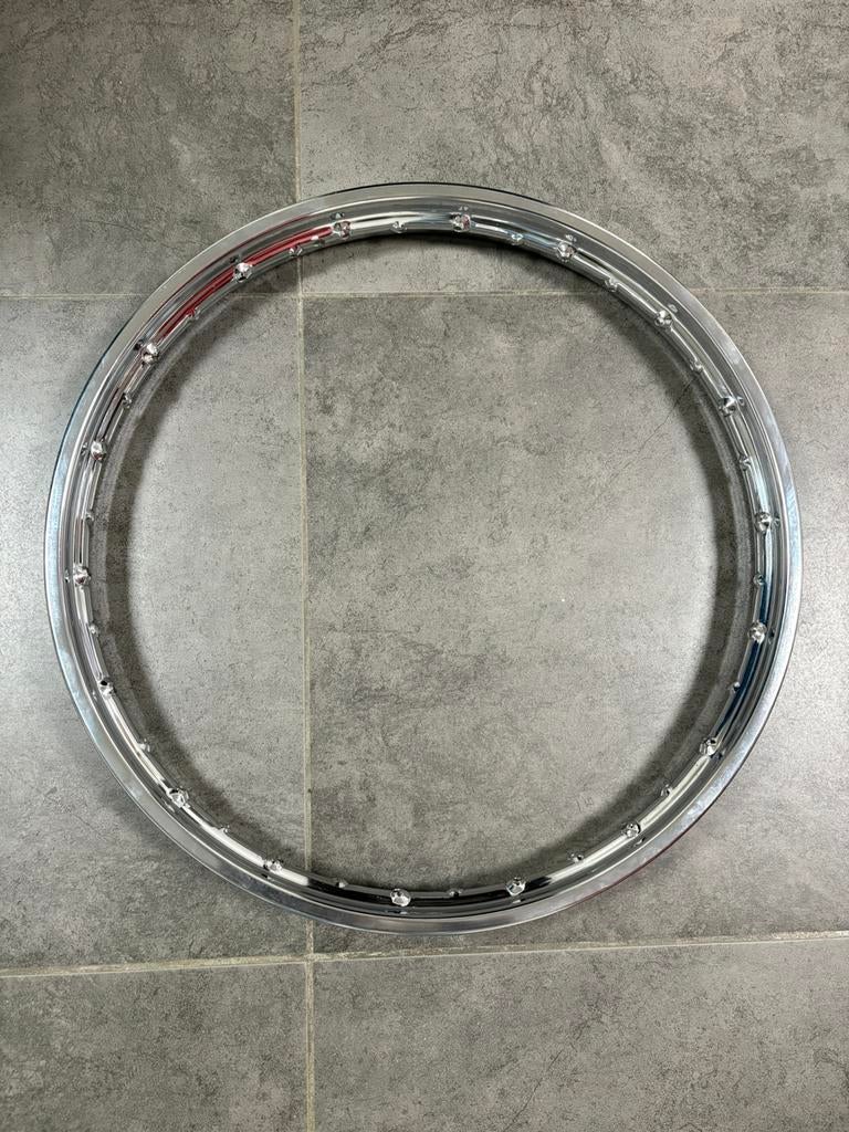 NOS voorwiel velg honda CB125S Araya 18 inch, Motoren, Ophalen