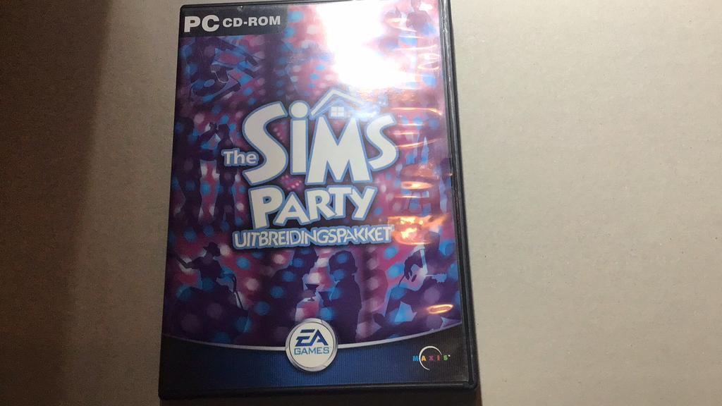 La fête des Sims (g1), Enlèvement ou Envoi, Comme neuf, Jeu de rôle (Role Playing Game), À partir de 12 ans