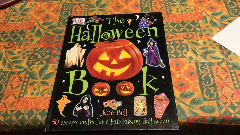 The Halloween book (<), Ophalen of Verzenden, Zo goed als nieuw, Overige onderwerpen