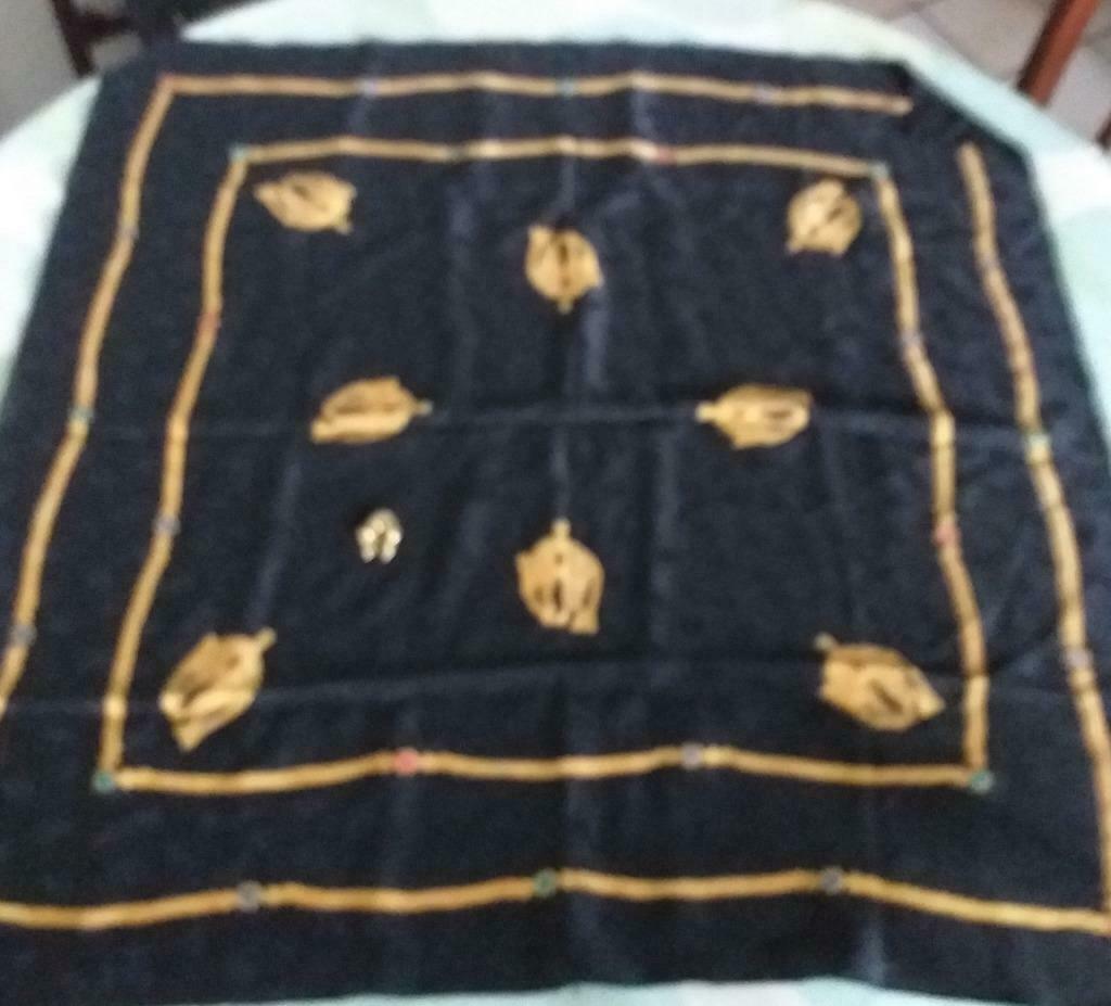 sjaal in zijde met broche, MET, Ophalen of Verzenden, Zo goed als nieuw, Sjaal