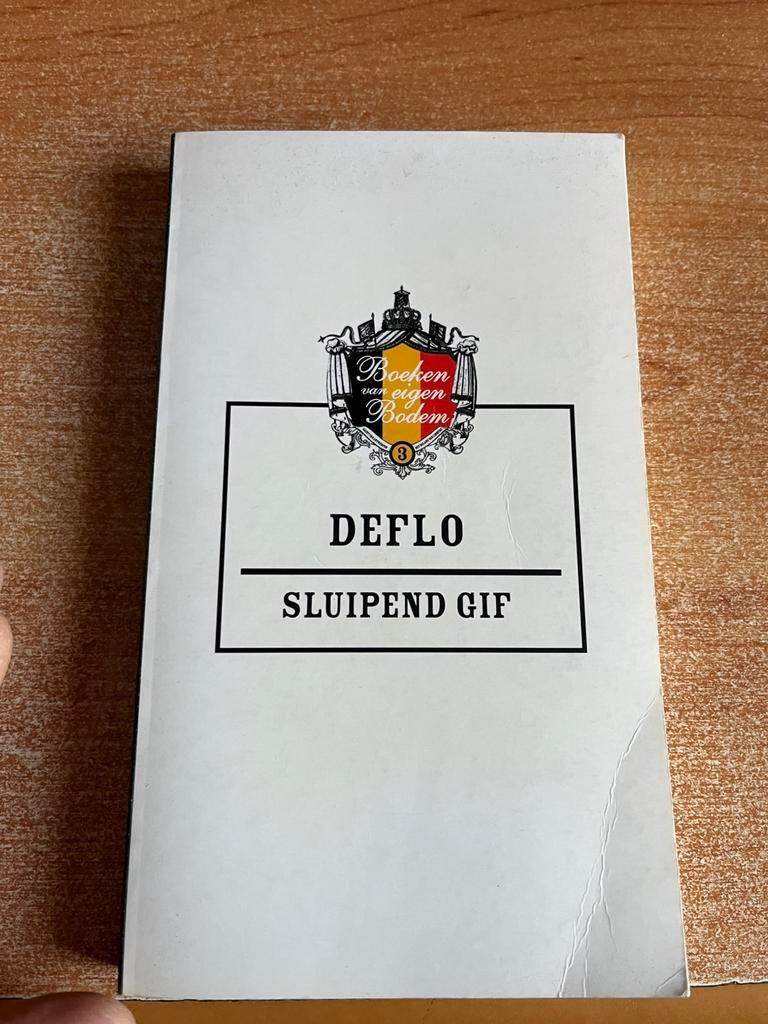 Sluipend Gif - Deflo / Softcover, Ophalen, Zo goed als nieuw