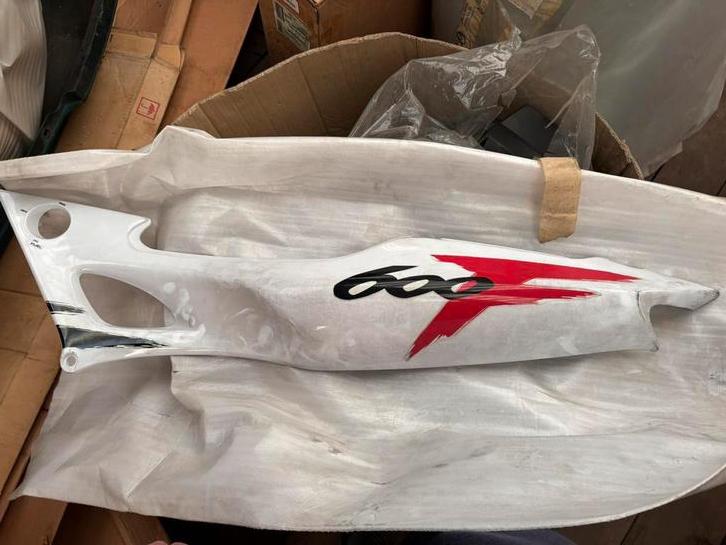 Cache latéral gauche pour Honda CBR600F, Enlèvement ou Envoi, Neuf