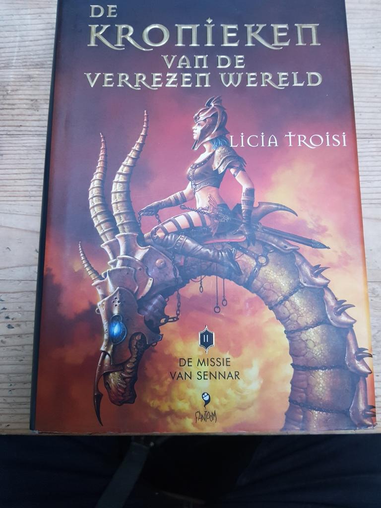 Licia Troisi - De Kronieken 2 :  De missie van de Sennar, Boeken, Ophalen of Verzenden, Gelezen, Licia Troisi