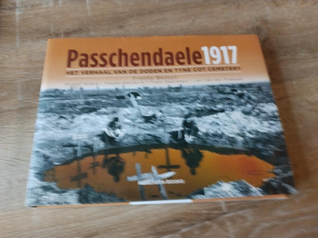 Passchendaele, Boeken, Ophalen, Gelezen