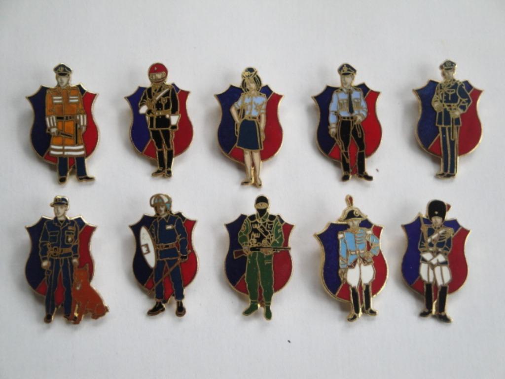 Lot Pins Gendarmerie uniformserie, Verzamelen, Ophalen of Verzenden, Zo goed als nieuw, Speldje of Pin
