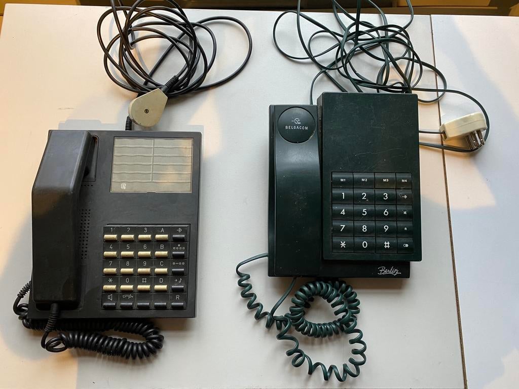 2 téléphones fixes : de RTT et Belgacom (modèle Berlioz), Télécoms, Téléphones fixes | Filaires, Utilisé, Enlèvement ou Envoi