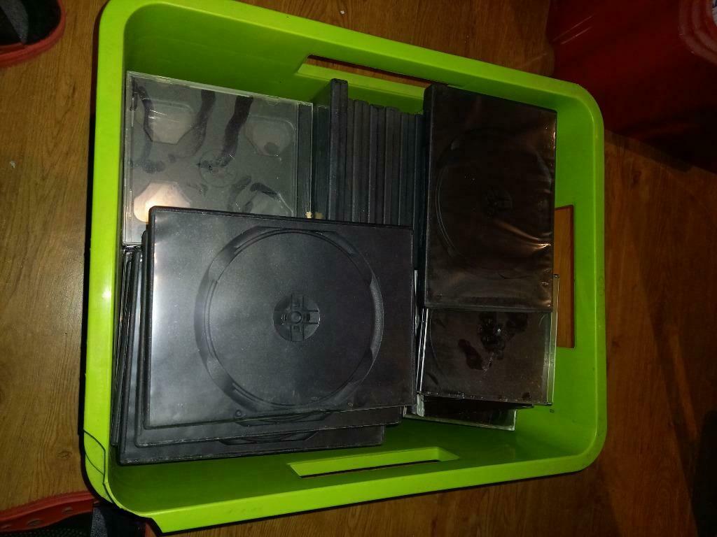 Bak met verschillende soorten dvd en cd doosjes, Computers en Software, Ophalen, Zo goed als nieuw, Overige typen