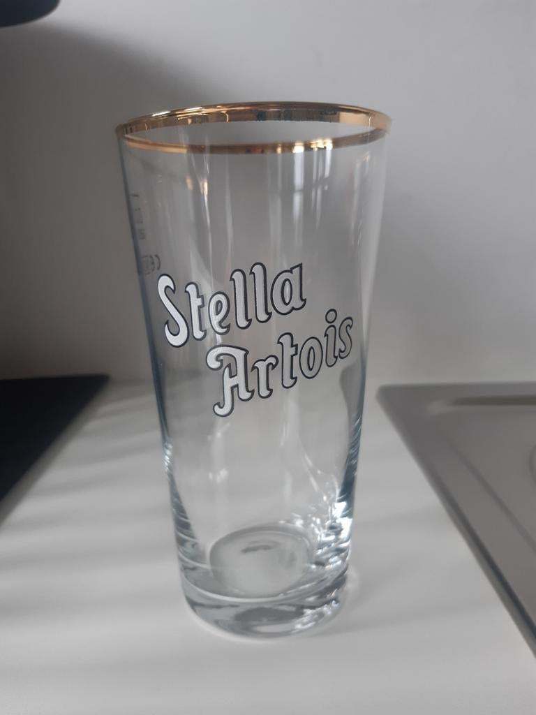 Stella Artois Limited edition 2 stuks, Ophalen of Verzenden, Nieuw, Bierglas