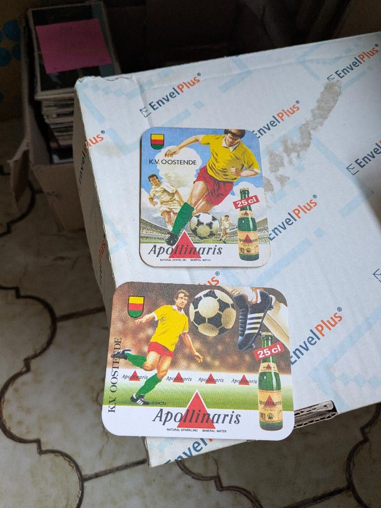 KV Oostende, Verzamelen, Ophalen of Verzenden, Zo goed als nieuw, Viltje(s)