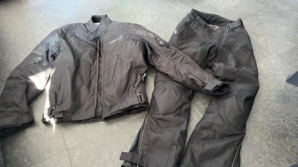 Ensemble pantalon et veste noir de moto., Motos, Enlèvement ou Envoi, Ensemble