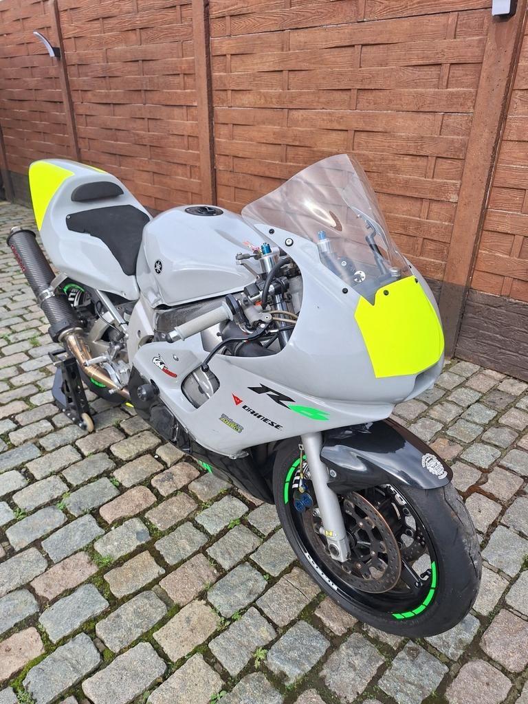 Yamaha r6 2002 piste, Particulier