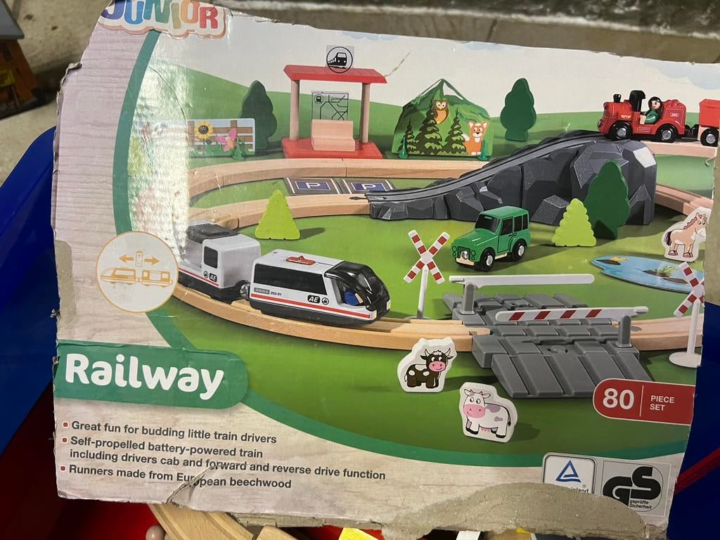 2 houten bouwsets trein en dergelijke, Enlèvement