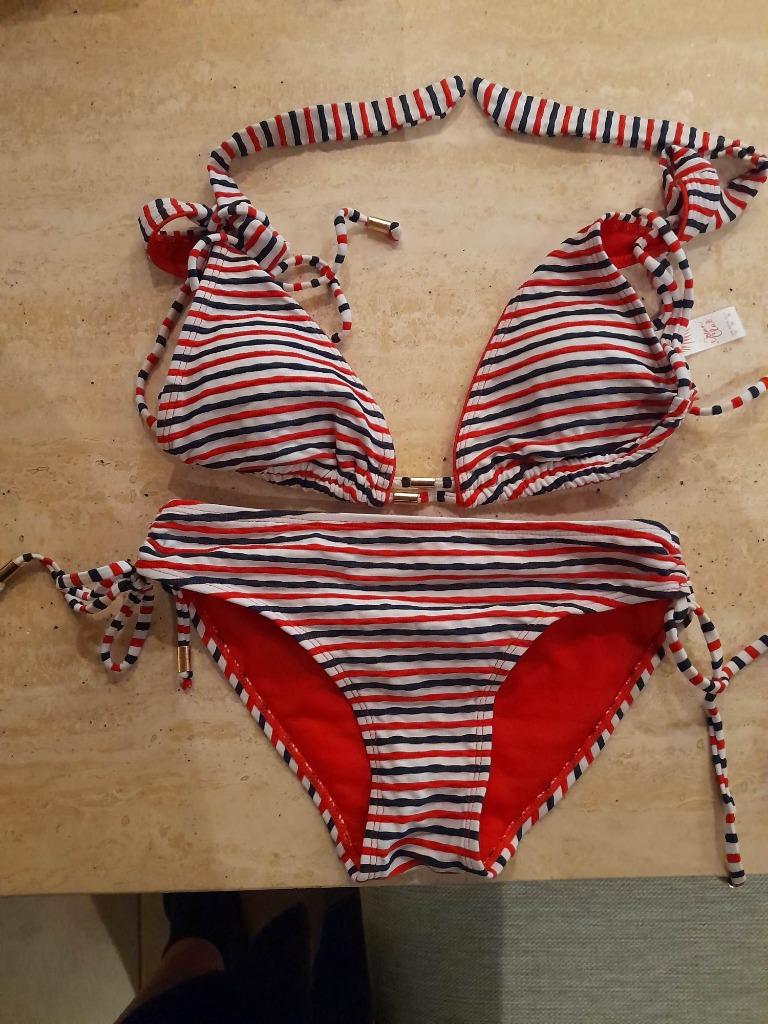 Bikini pour femmes rouge-blanc-bleu Ocean Club Primark M 34, Rouge, Enlèvement ou Envoi, Ocean Club  Primark, Porté
