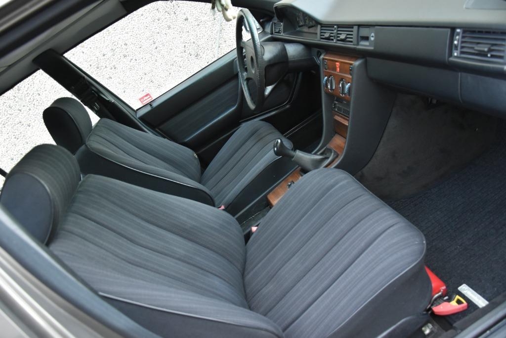 Mercedes-Benz E 230 Benzine Oldtimer Zeer Proper !, foto 8