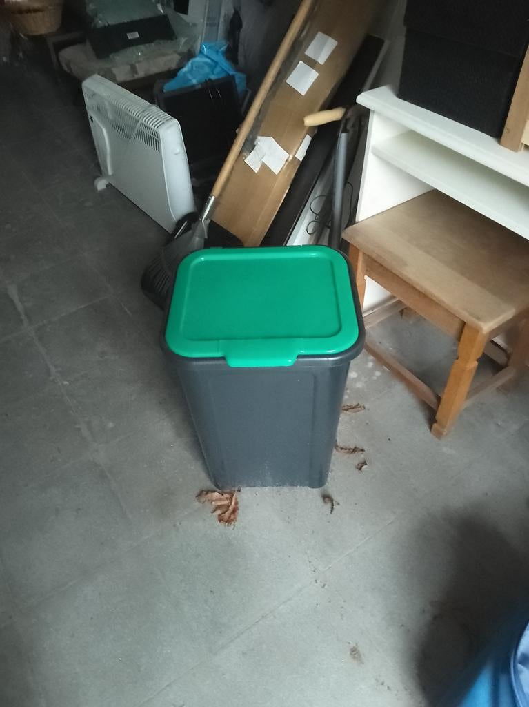 Vuilbak, Ophalen, Kunststof, Gebruikt, 20 tot 30 liter