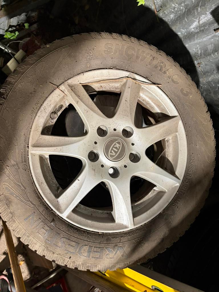 Winterbanden Kia, Ophalen, Gebruikt, 16 inch, Banden en Velgen