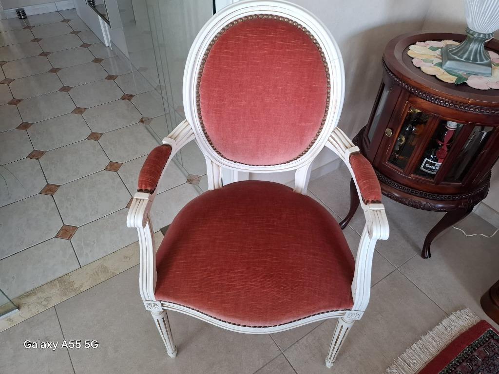 Louis XV zetel wit hout in bordeaux stof, Antiek en Kunst, Ophalen