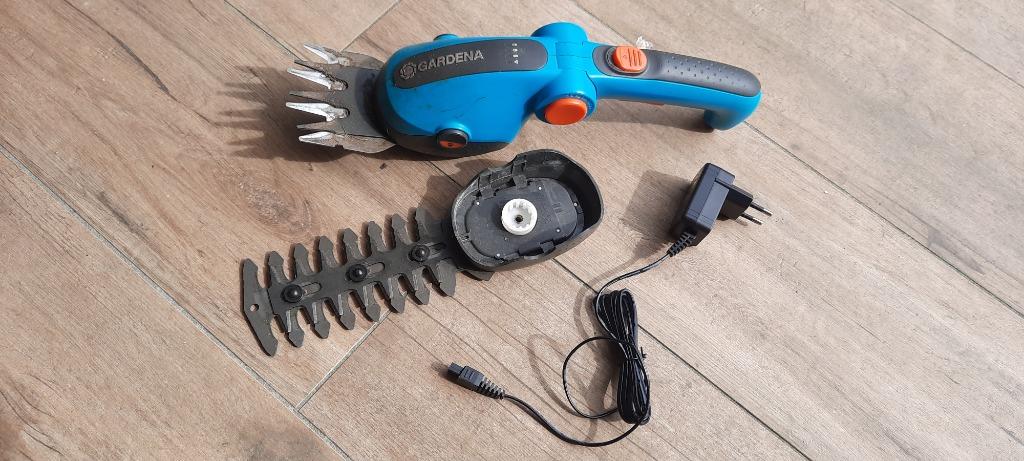 Gardena gras- en buxusschaar met accu en oplader, Tuin en Terras, Ophalen, Gebruikt, Minder dan 20 mm, Gardena