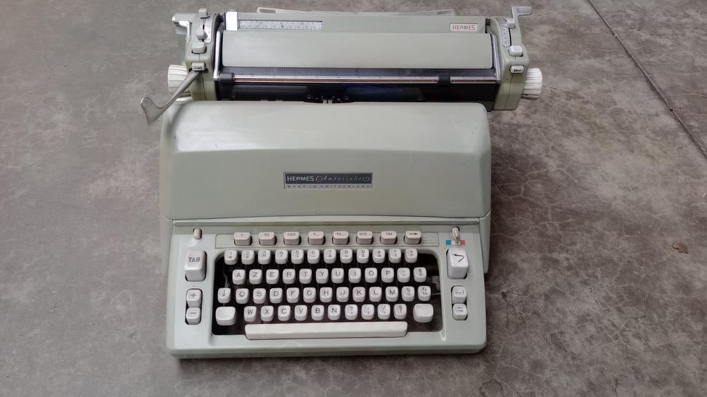 Machine à écrire Hermes Ambassador - made in Switzerland, Divers, Machines à écrire, Enlèvement