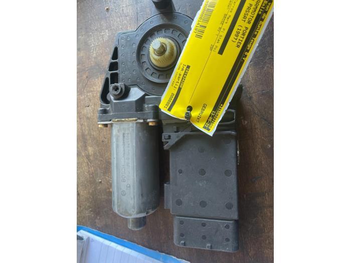 Moteur de vitre portière d'un Volkswagen Passat, Volkswagen, -, 3 mois de garantie, Utilisé