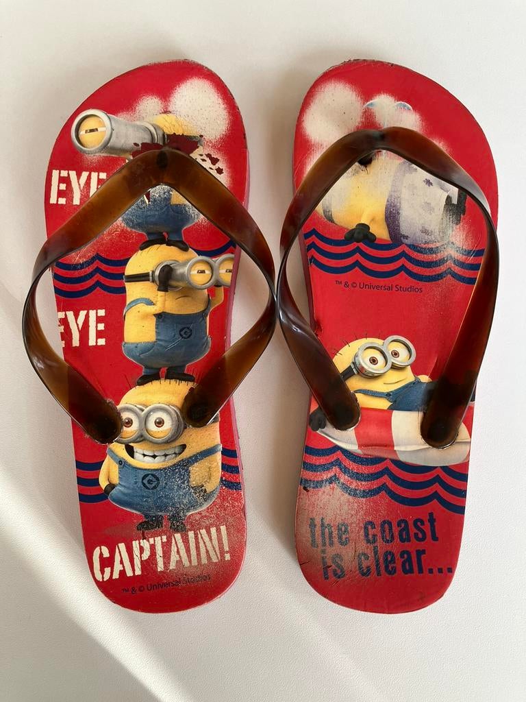 Slippers minion maat 35-36, Ophalen, Gebruikt