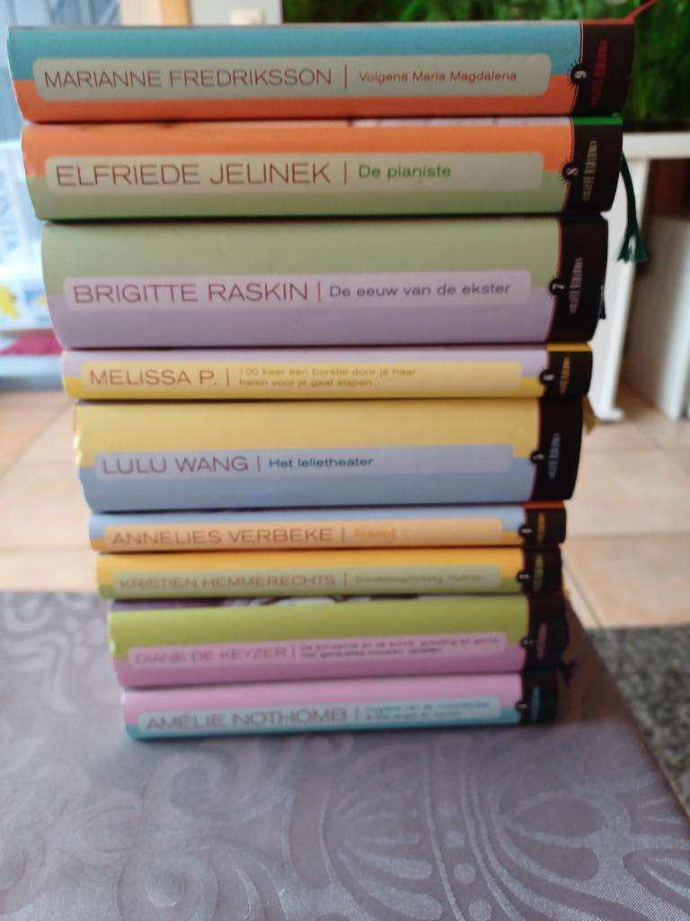 Straffe  madammen   9 delen, Ophalen of Verzenden, Zo goed als nieuw