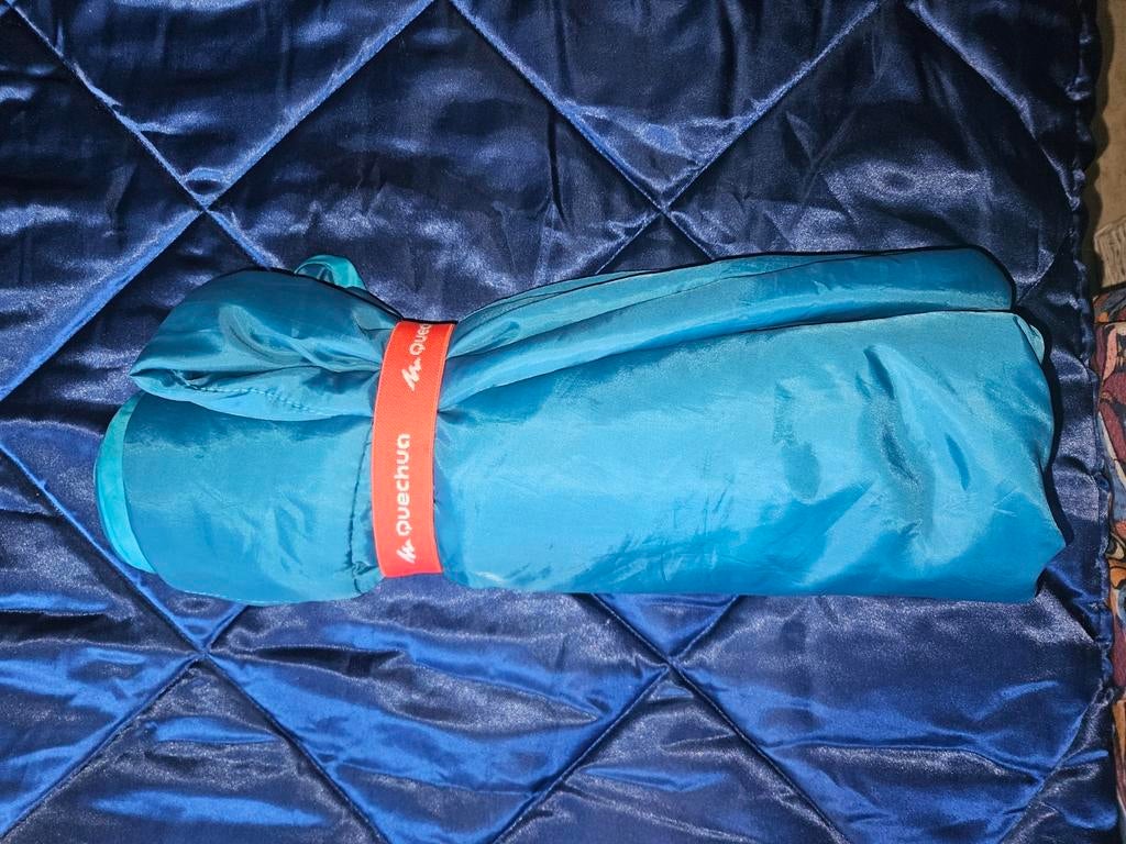 Lichtgewicht zomerslaapzak Quechua, Caravans en Kamperen, Slaapzakken, Ophalen of Verzenden, Zo goed als nieuw