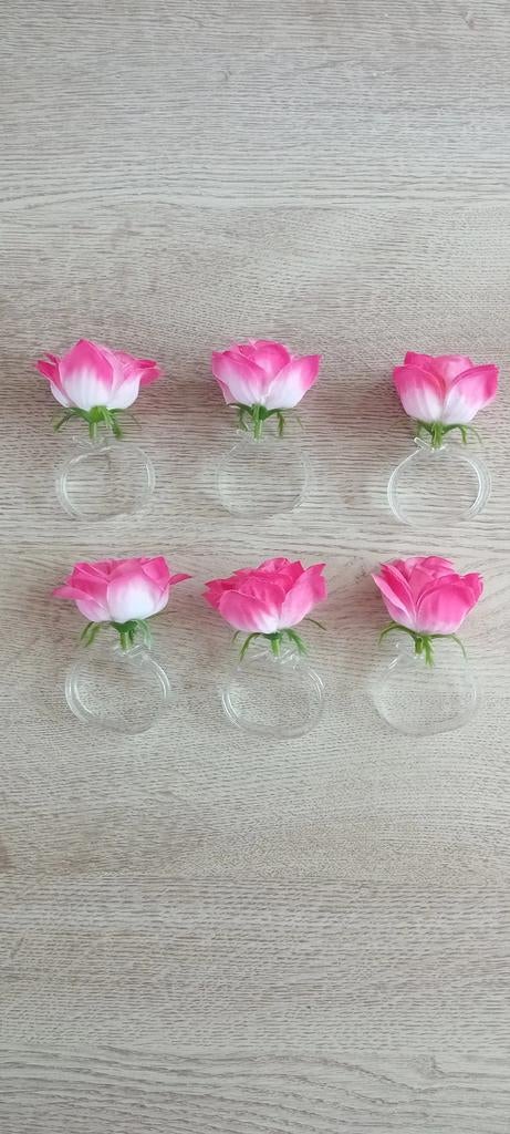 6 ronds de serviettes motifs fleurs, Enlèvement ou Envoi, Neuf, Autres matériaux, Autres styles