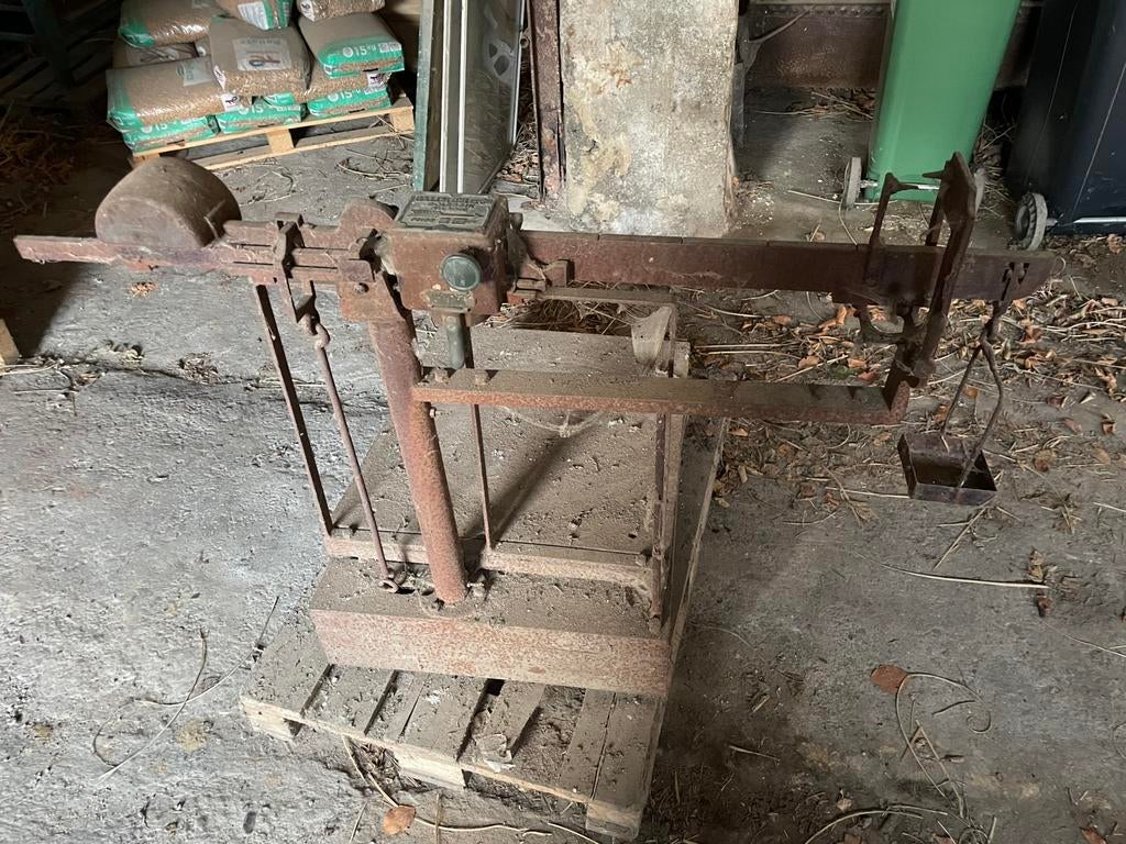 Anciene balance de 1848, Enlèvement, Comme neuf