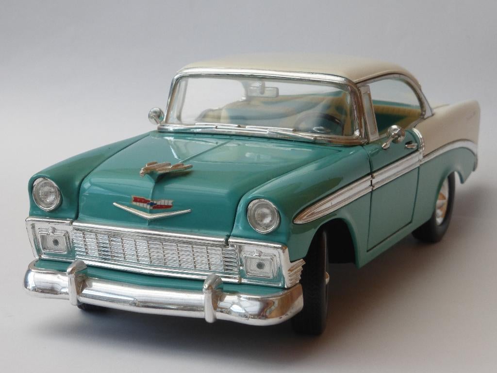 Chevrolet Bel Air '56 - Road Tough 1/18, Ophalen, Auto, Overige merken