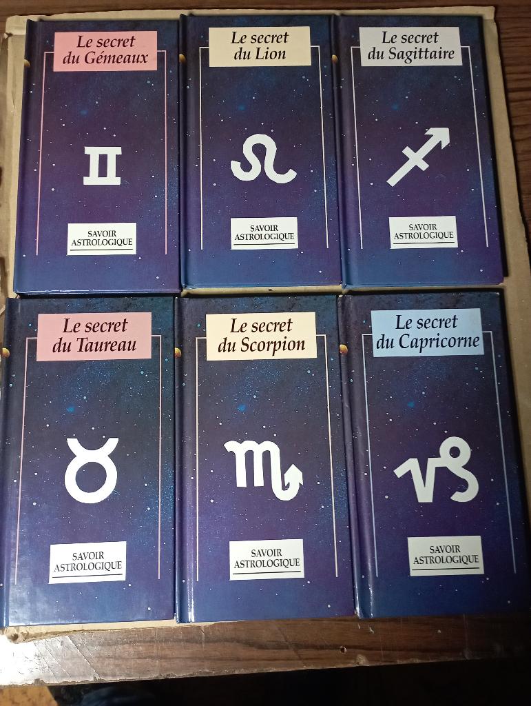 Lot de livres sur Les signes du Zodiaque, Astrologie, Overige typen, Autre, Ophalen