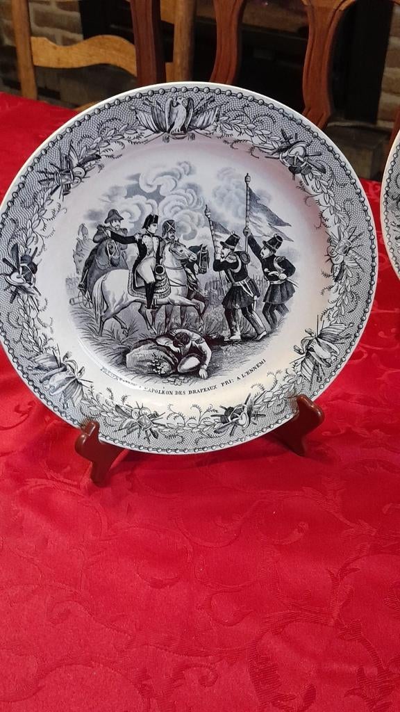 Assiettes napoléon sujets militaires, Antiquités & Art, Enlèvement