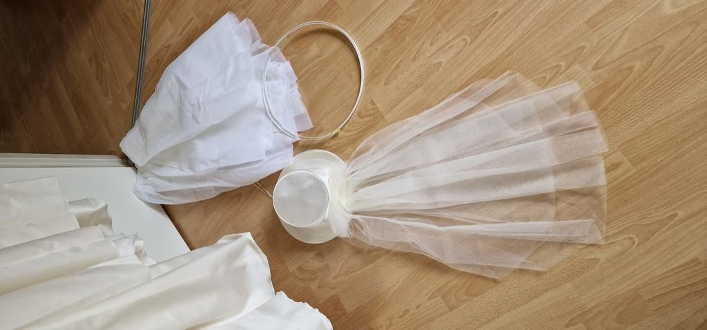 Trouwkleed compleet, Ophalen, Zo goed als nieuw, Trouwjurk