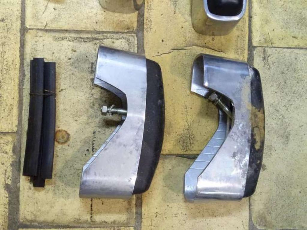 Bumper rozetten set Toyota KE30 nieuw, Nieuw, Ophalen of Verzenden, Bumper, Oldtimer onderdelen