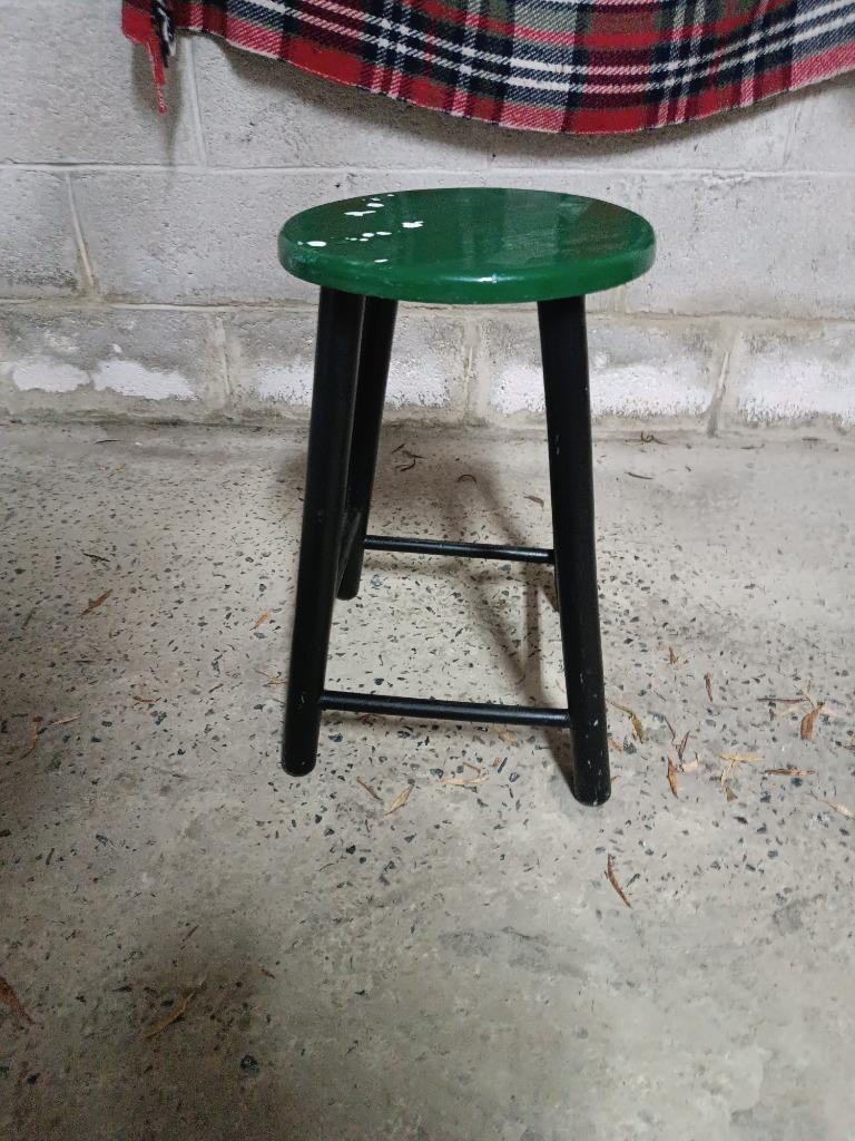 A vendre tabouret, Maison & Meubles, Tabourets de bar, 1 tabouret, 30 à 60 cm, Enlèvement, Utilisé