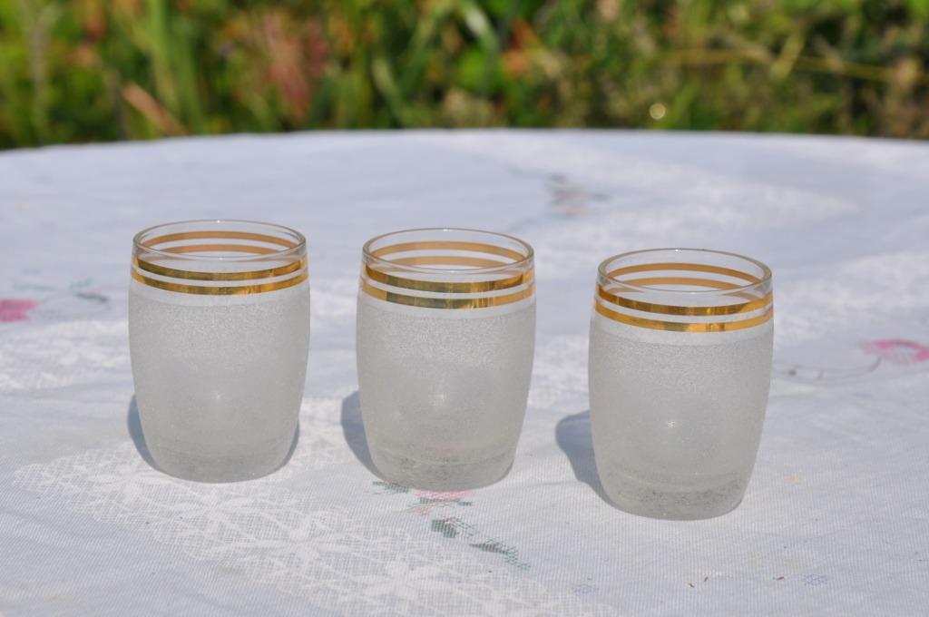 lot de 3 verres liqueur sable ligne dorée, Antiquités & Art, Enlèvement ou Envoi